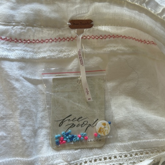 Free People Ready For You Blouse White Billowy relaxed fit embroidered Sz S NEW - Picture 11 of 13
